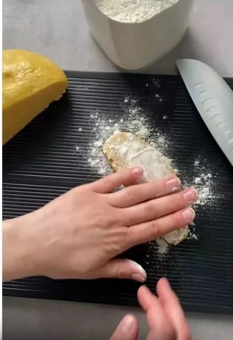 Makinë për pasta GEFU Pasta Perfetta G-89426, manuale, çelik inox, e zezë