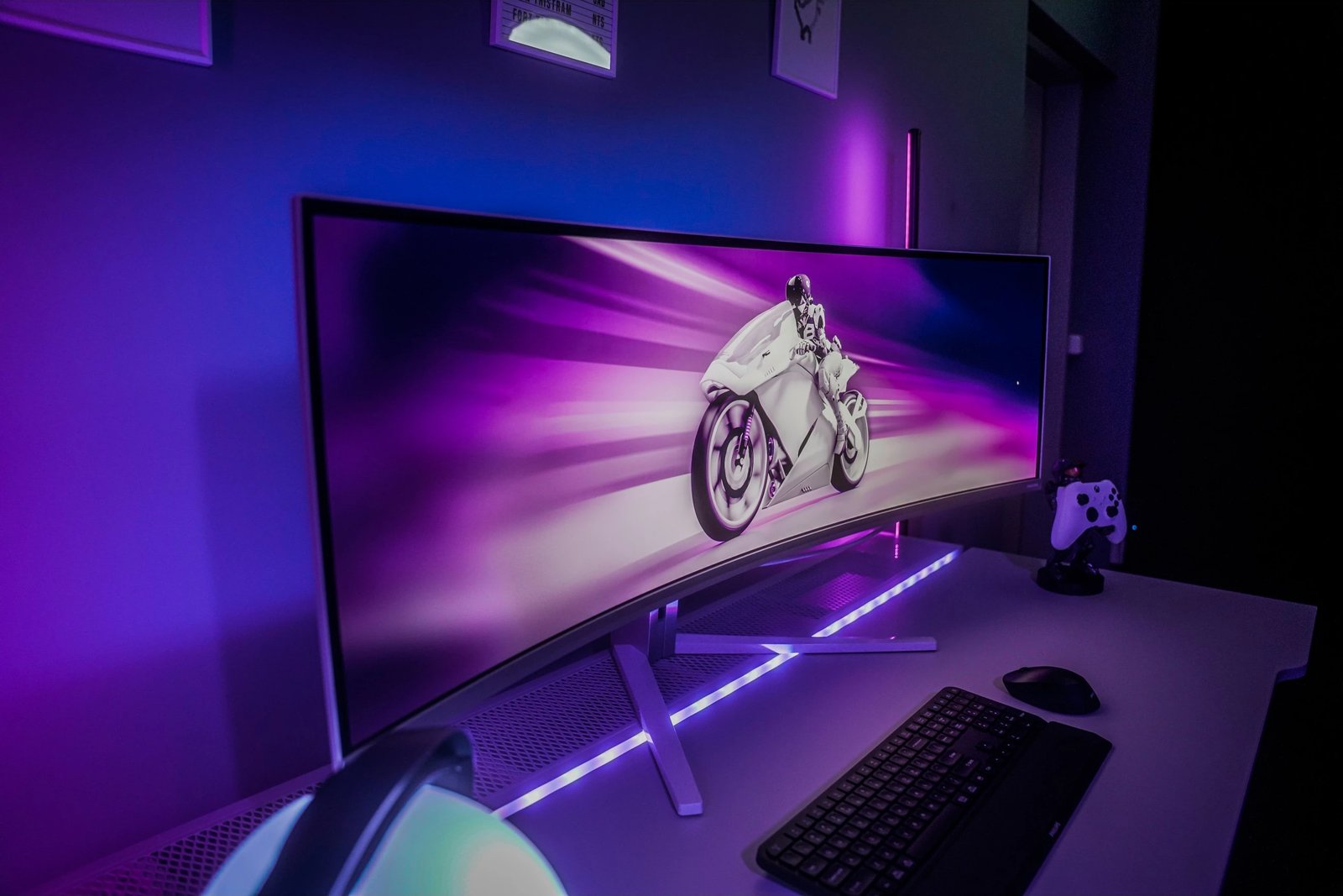 Monitor Philips 49M2C8900 QD-OLED 49 inç, 5120x1440, 32:9, Ambilight, USB-C, i bardhë Monitor Philips 49M2C8900 QD-OLED 49 inç, 5120x1440, 32:9, Ambilight, USB-C, i bardhë