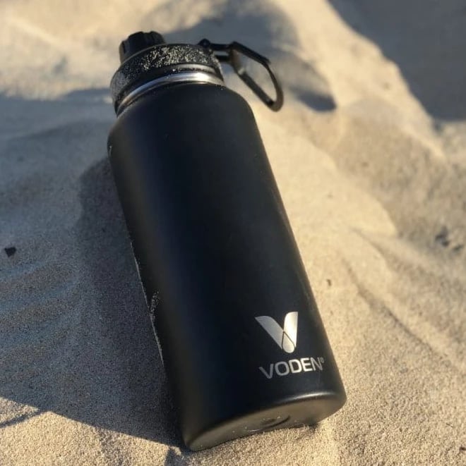 Shishe (termos) Voden, 1 L, e zezë