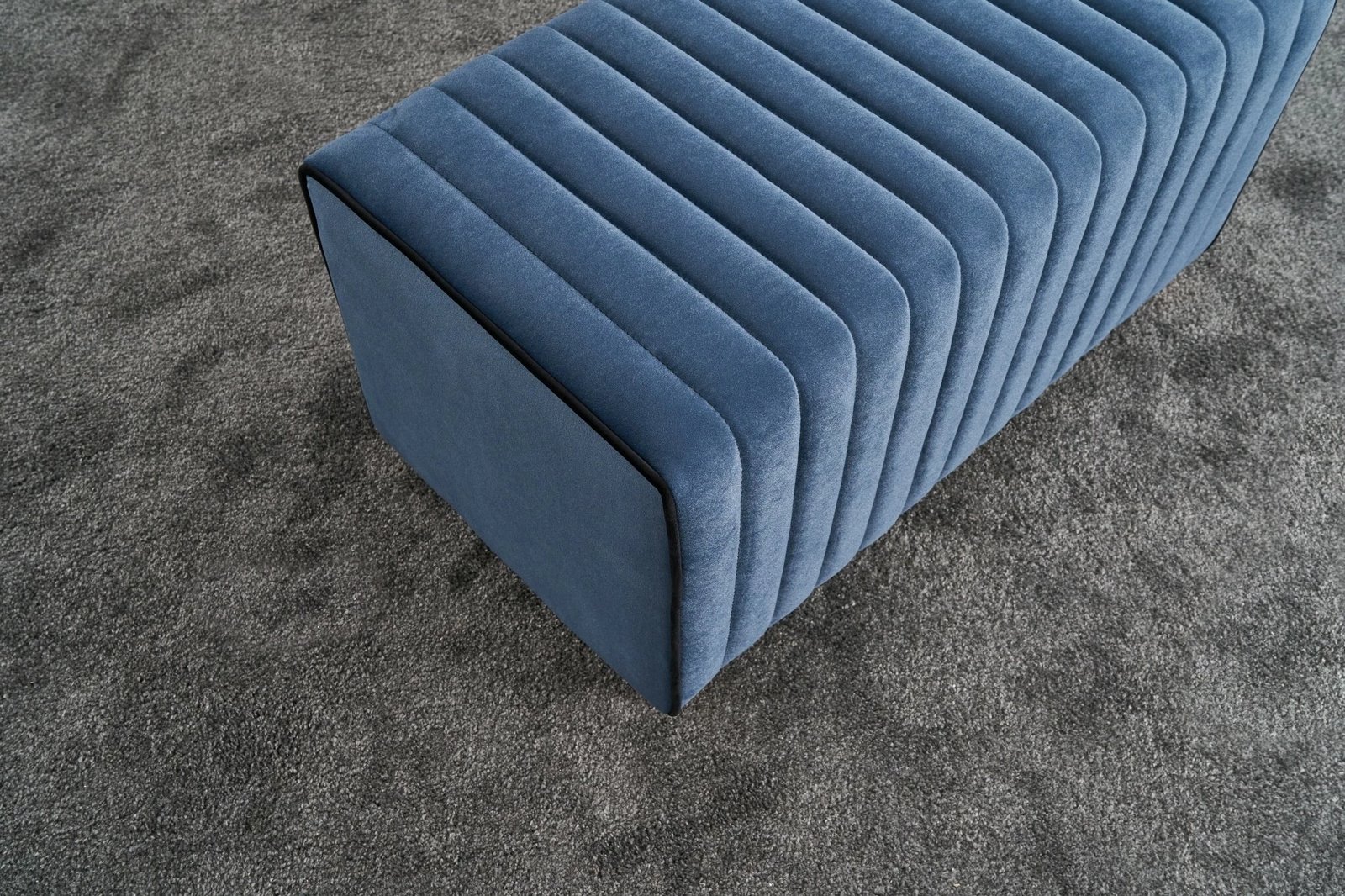 Puf Mabel, kadife blu, trup druri, 80x40x40cm