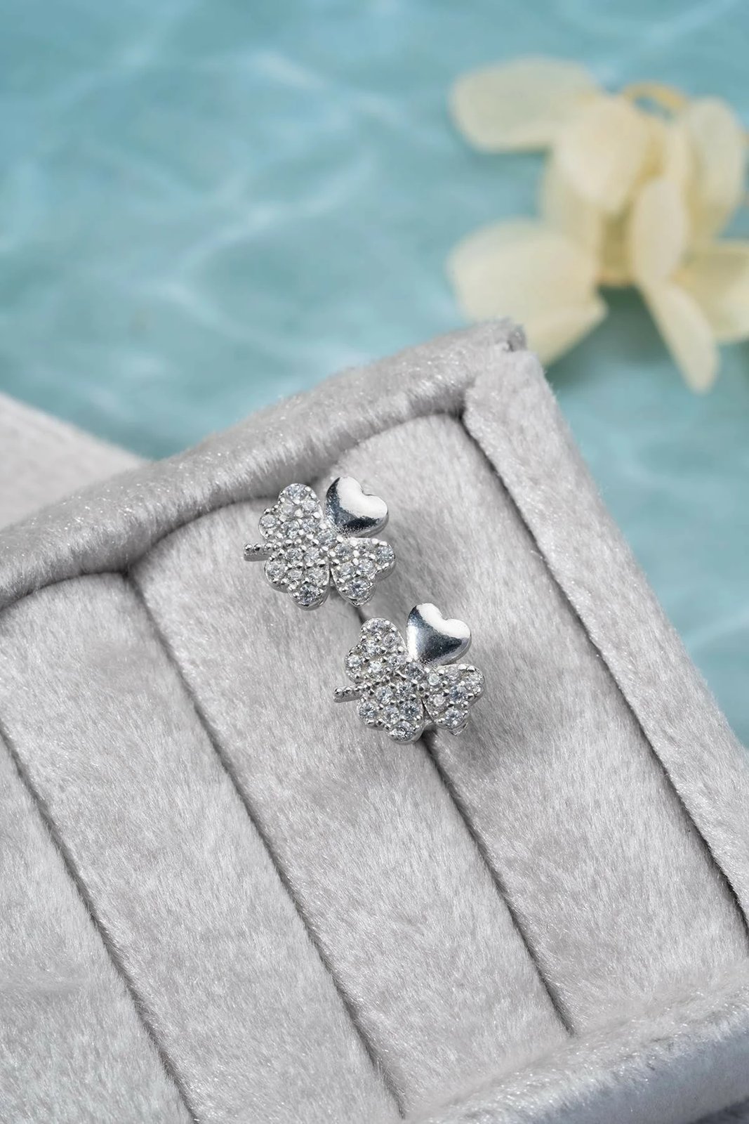 Vathë argjendi Jumeon, NRZ1000228