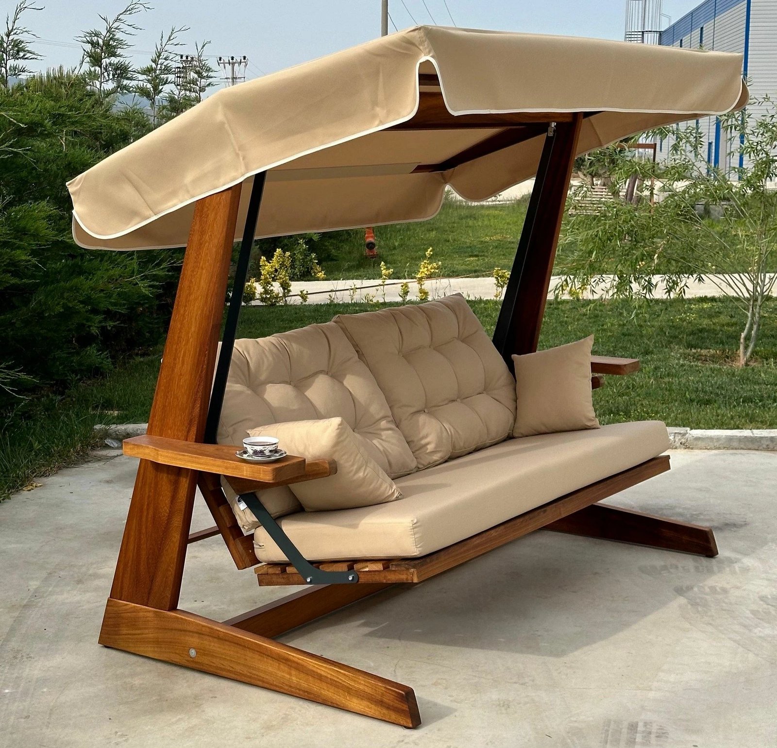 Karrige lëkundëse treshe për kopsht, ngjyrë camel, Skye Decor Sia 2400