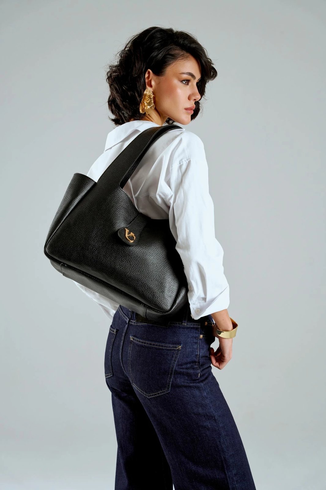 Çantë tote e zezë Vince Camuto, L'Aquila