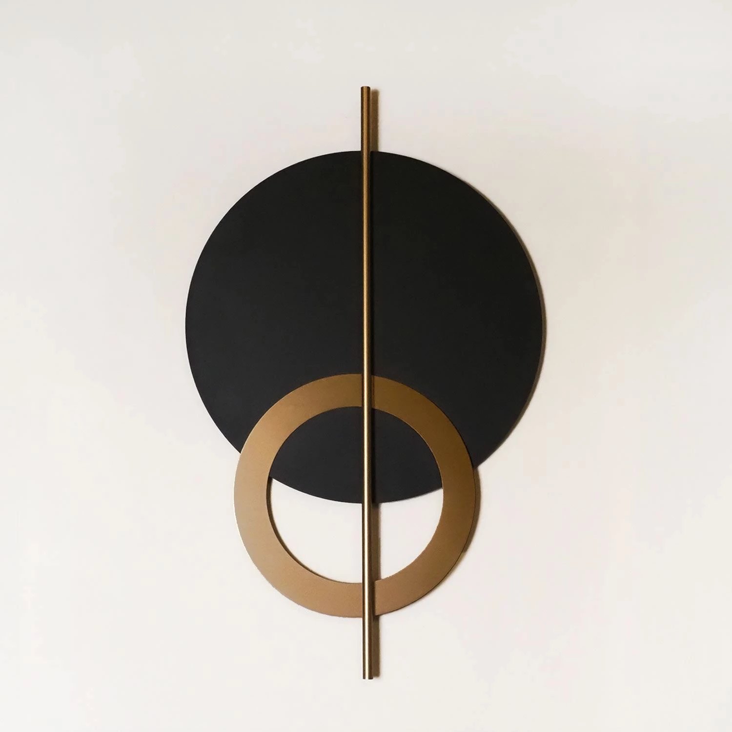 Aksesor dekorativ metalik për mur Wallity, Hyperion, i zi dhe ari, 46x80cm