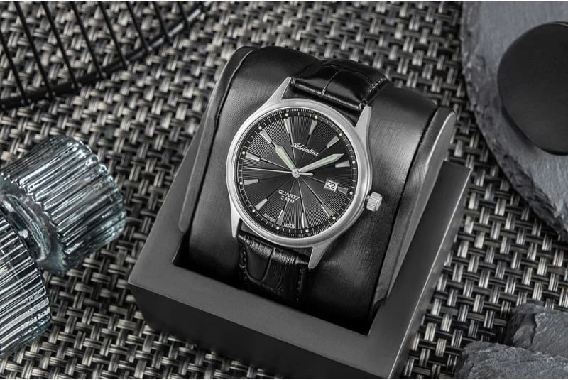 Orë dore për meshkuj Adriatica, e zezë