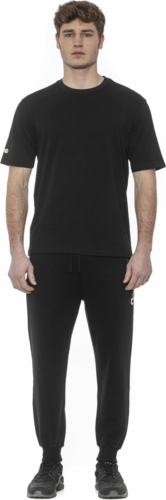 Maicë për meshkuj Tond, e zezë