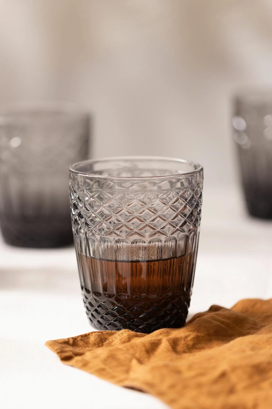 Set gotash prej qelqi (4 copë), Hermia Concept, Vega 300, ngjyrë fume