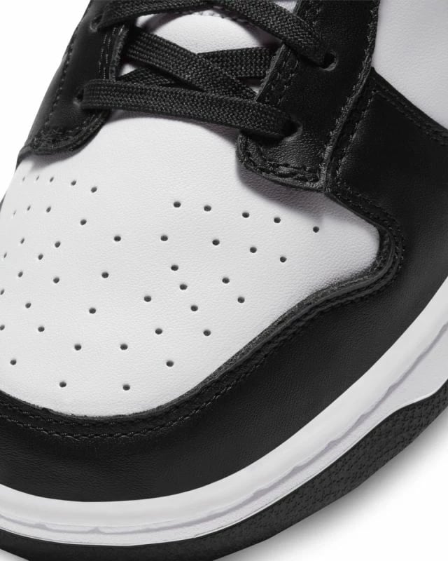Atlete për meshkuj Nike Dunk Low Retro, të bardha dhe të zeza
