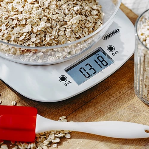 Peshore kuzhine, Mesko, MS 3179, kapacitet 5 kg, saktësi 1 g, me tas 1.4 L, e bardhë