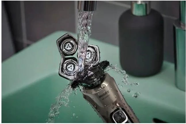 Makinë rroje elektrike Philips S5886/38, seri 5000, kafe + mbështjellës