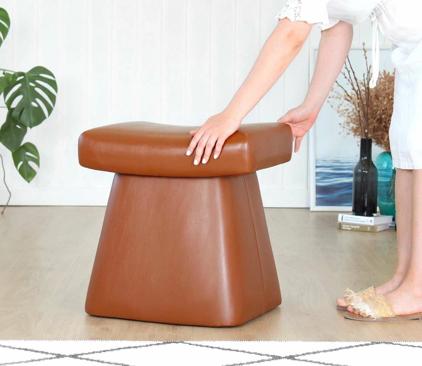 Puf prej lëkure PU, ngjyrë tan, Atelier del Sofa, Dambert