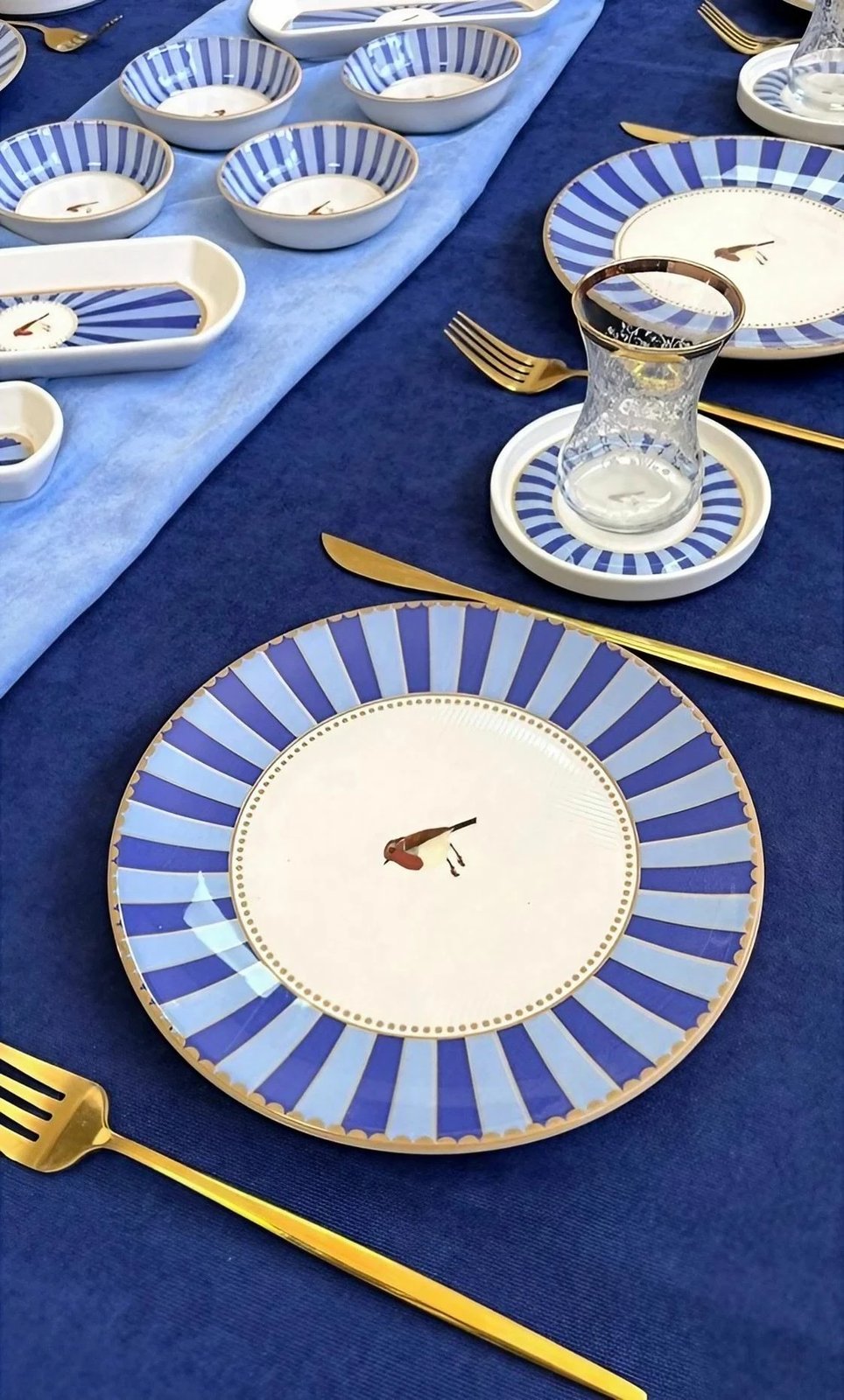 Set mëngjesi 20 pjesësh, Hermia Concept, Love Bird, blu