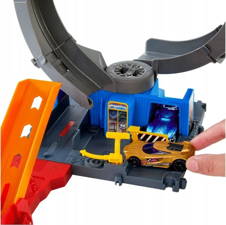 Set lodër Hot Wheels Bat Loop City, me makinë 1:64, shumëngjyrësh