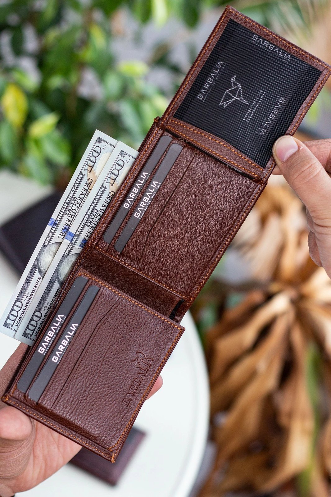 Mbajtës kartelash prej lëkure, ngjyrë tan, Zoozie Bags, Porto v2