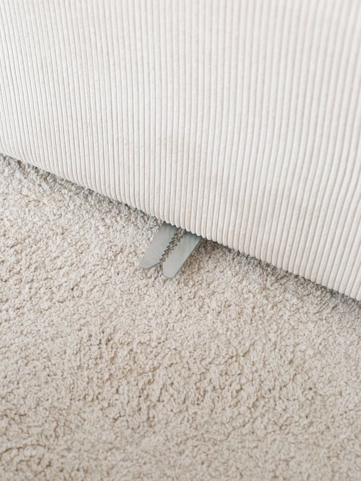 Këndare Yolo, Atelier del Sofa, e bardhë