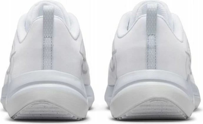 Atlete Nike meshkuj, të bardha