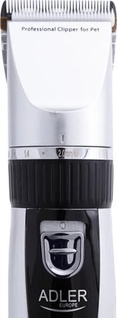 Makinë qethëse për kafshë, Adler AD 2823, 35W, kokë titan me teh qeramike, me ose pa kabllo, 4 krehra 3–12 mm, karikim USB, set me bateri rezervë Makinë qethëse për kafshë, Adler AD 2823, 35W, kokë titan me teh qeramike, me ose pa kabllo, 4 krehra 3–12 mm, karikim USB, set me bateri rezervë