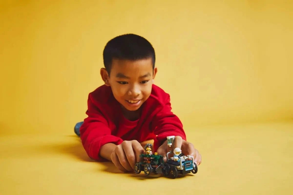 Set LEGO City 60459, Avion vs. Shtrat spitali, 2 minifigura Set LEGO City 60459, Avion vs. Shtrat spitali, 2 minifigura