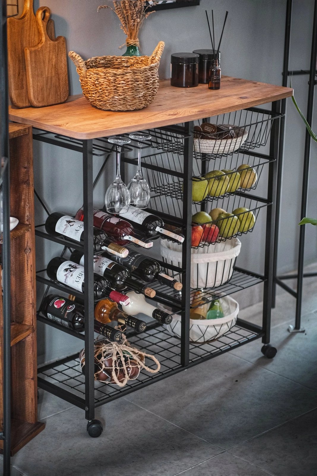 Tavolinë për bar Hanah Home, Laney, ngjyrë Atlantic Pine dhe e zezë