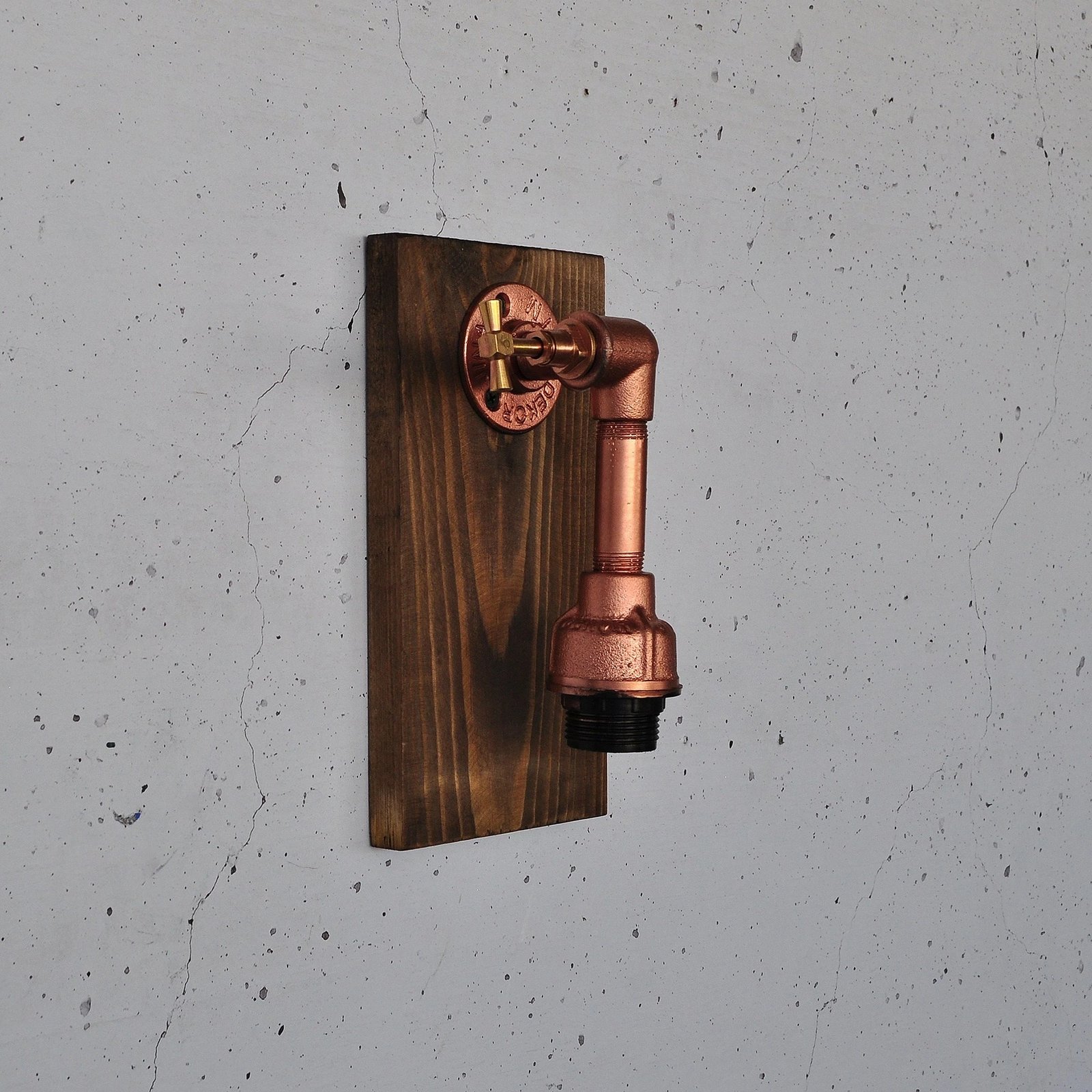 Llambë muri druri, Opviq, Pp176 Llambë muri druri, Opviq, Pp176