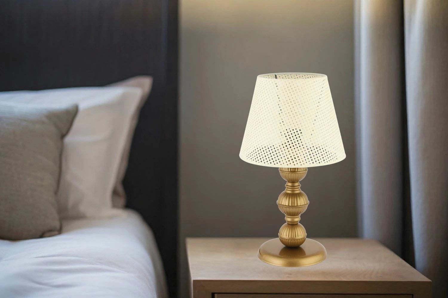 Llambë tavoline Opviq, 301 Hazeran, krem dhe ari