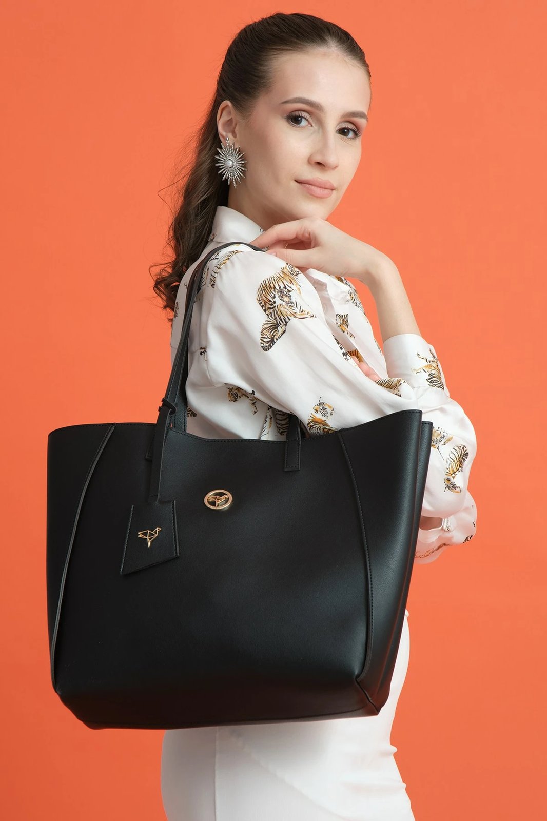 Çantë shpatulle e madhe, ngjyrë e zezë, Zoozie Bags Sofia