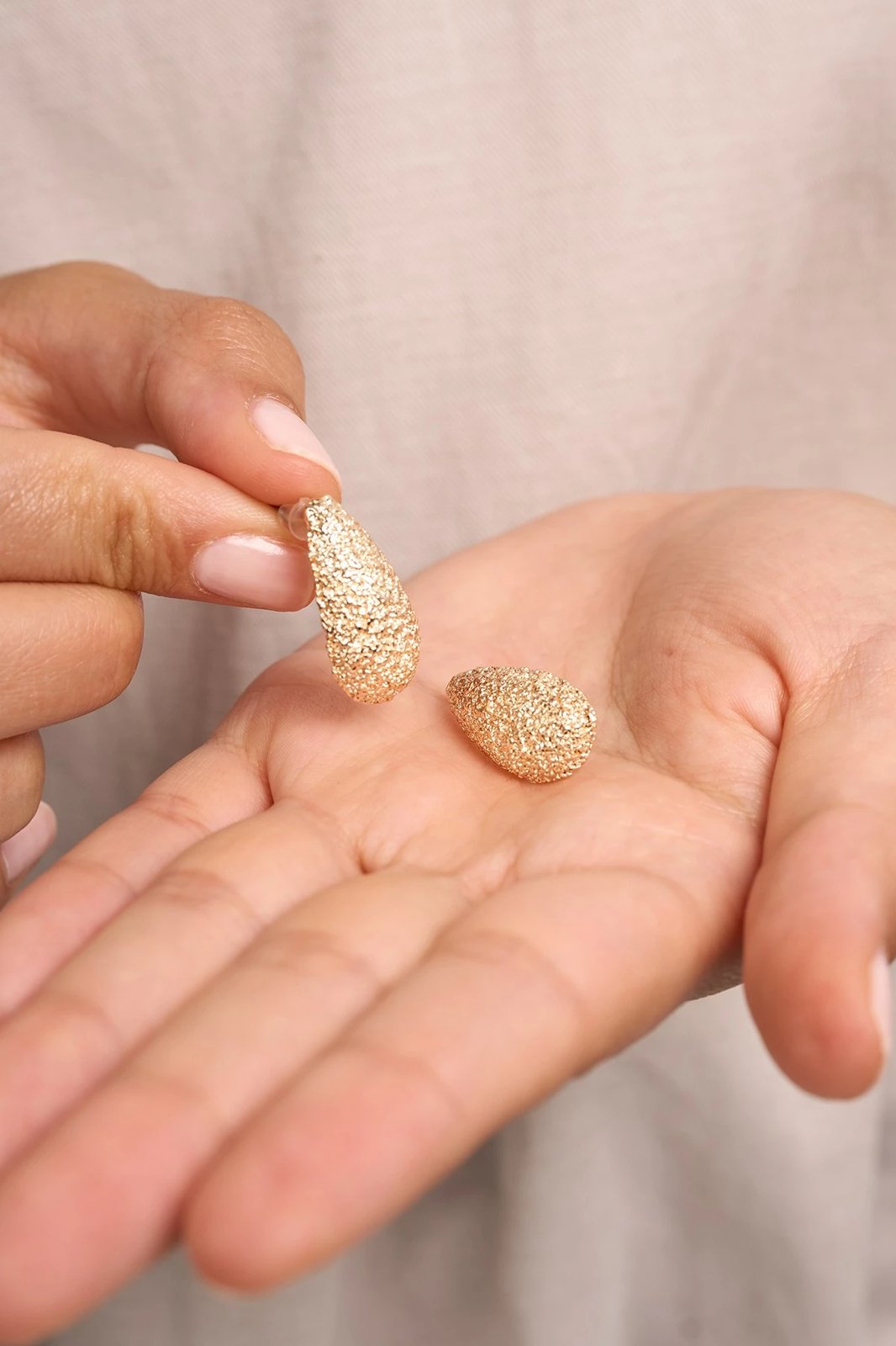 Vathë metalik Elika, ngjyrë ari, ELKGC68357