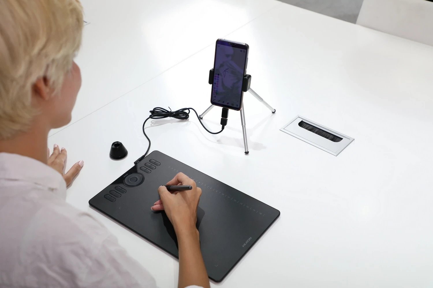 Tabletë grafik HUION HS610, 5080lpi, i zi Tabletë grafik HUION HS610, 5080lpi, i zi