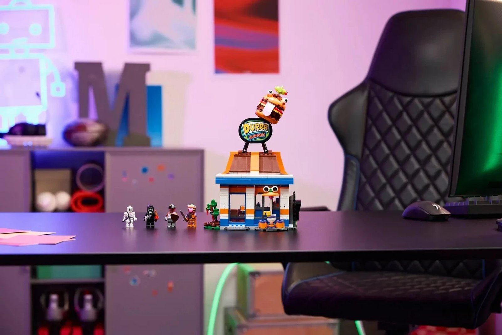 Set LEGO Fortnite 77076 Durrr Burger Restaurant, 546 pjesë, me 4 minifigura