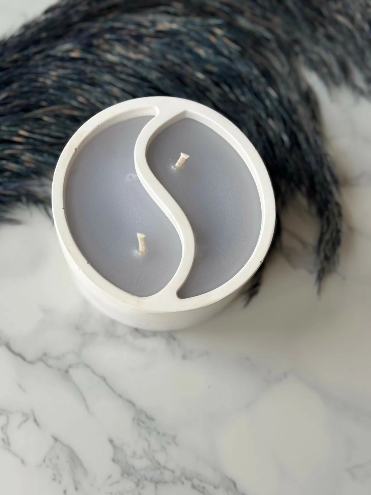 Qiri dekorativ Glamour, ngjyrë rozë dhe e bardhë, Evila Originals, 8x6x8cm