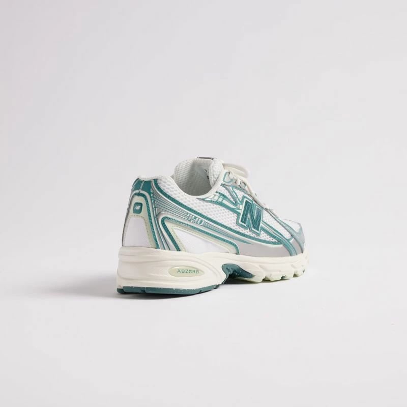 Atlete New Balance, të bardha