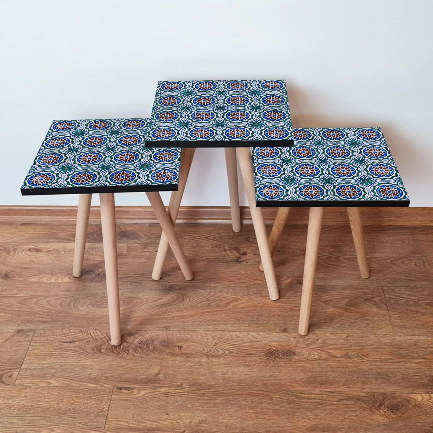 Set tavolinash ndihmëse, 3 copë, shumëngjyrëshe, Skye Decor, 3Shp50