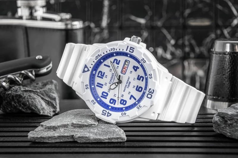 Orë dore për femra Casio, e bardhë