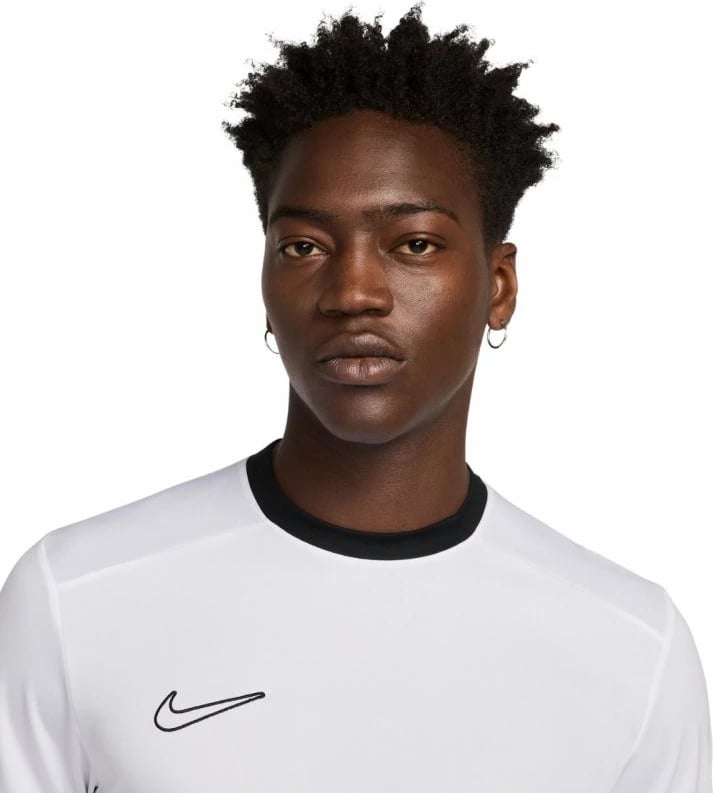 Maicë për meshkuj Nike, e bardhë