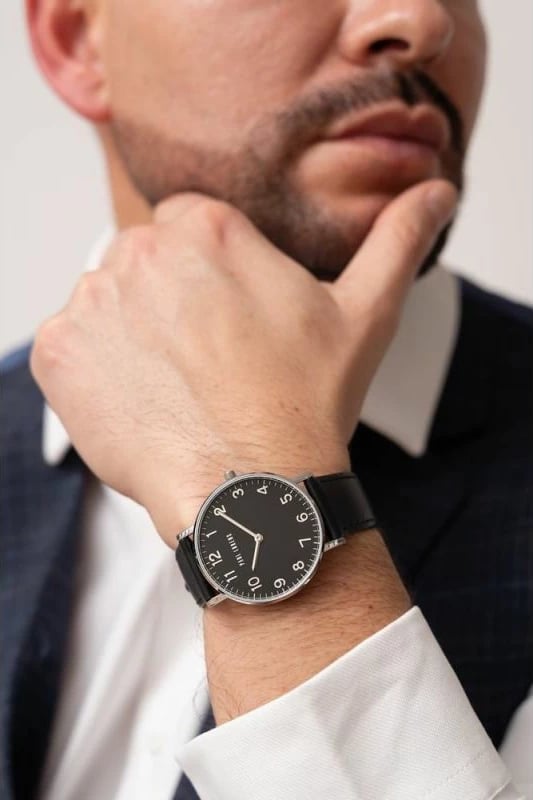 Orë dore për meshkuj Paul Lorens, e zezë