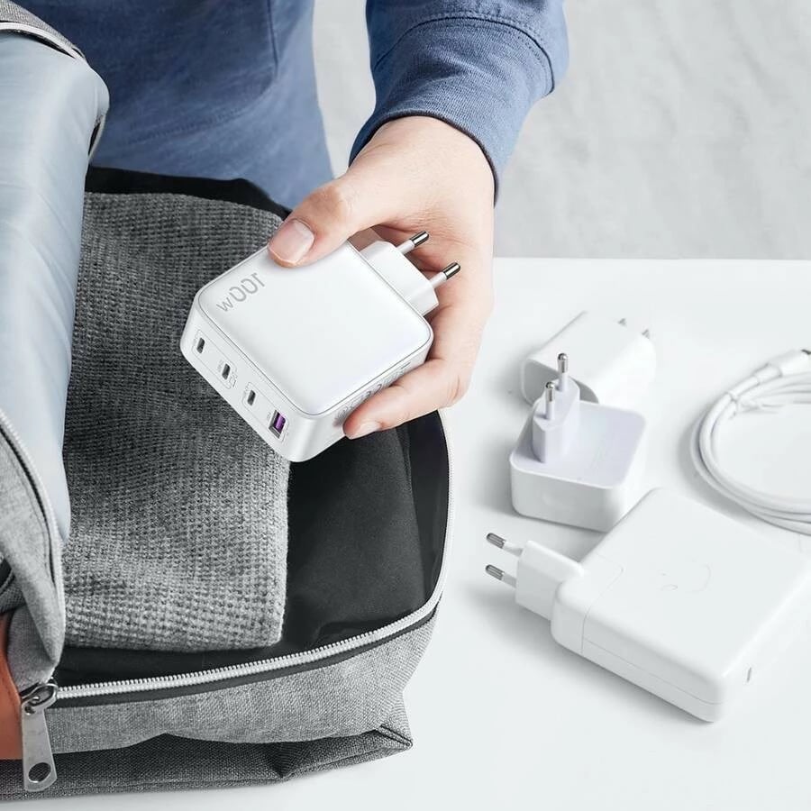 Karikues universal Ugreen Nexode 100W GaN, 4 porta USB-C/USB-A, i bardhë
