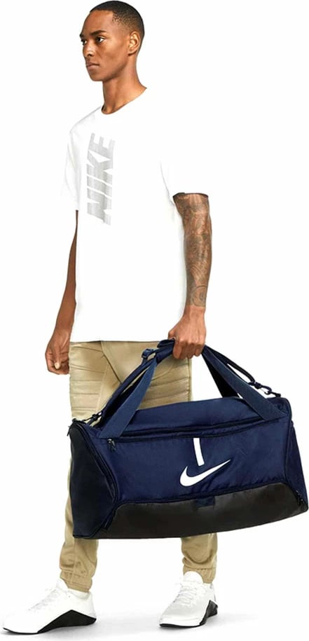 Çantë sportive Nike për të dy gjinitë, navy Çantë sportive Nike për të dy gjinitë, navy