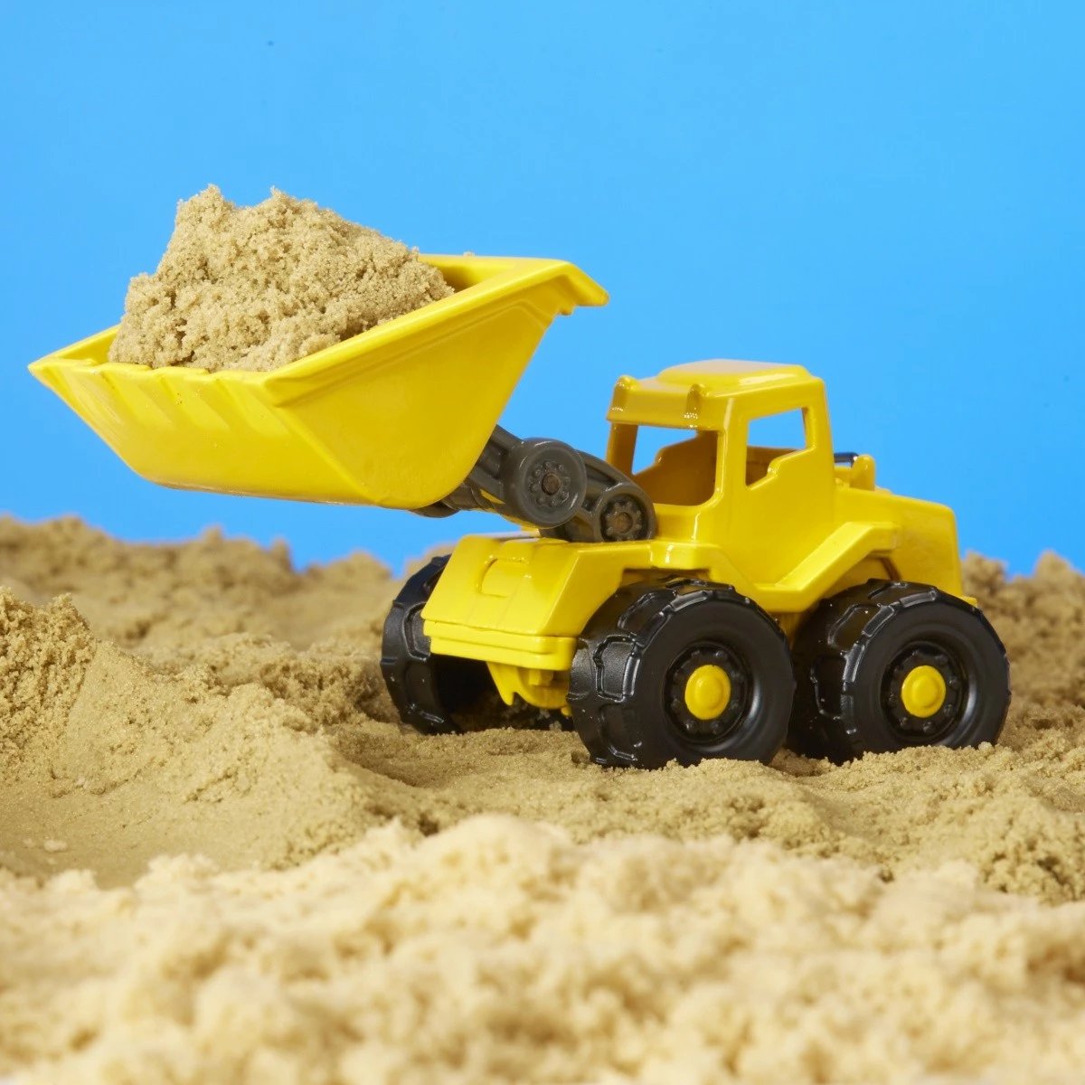 Set lodrash me rërë kinetike MGA Wonder Factory Never Dry Sand Trucks, ekskavator, plastikë