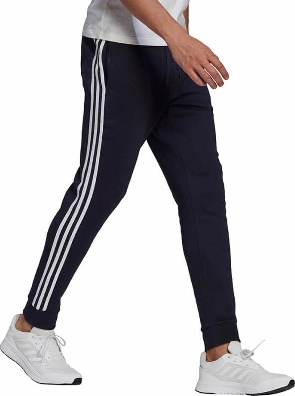 Pantallona sportive adidas për meshkuj, të zezë