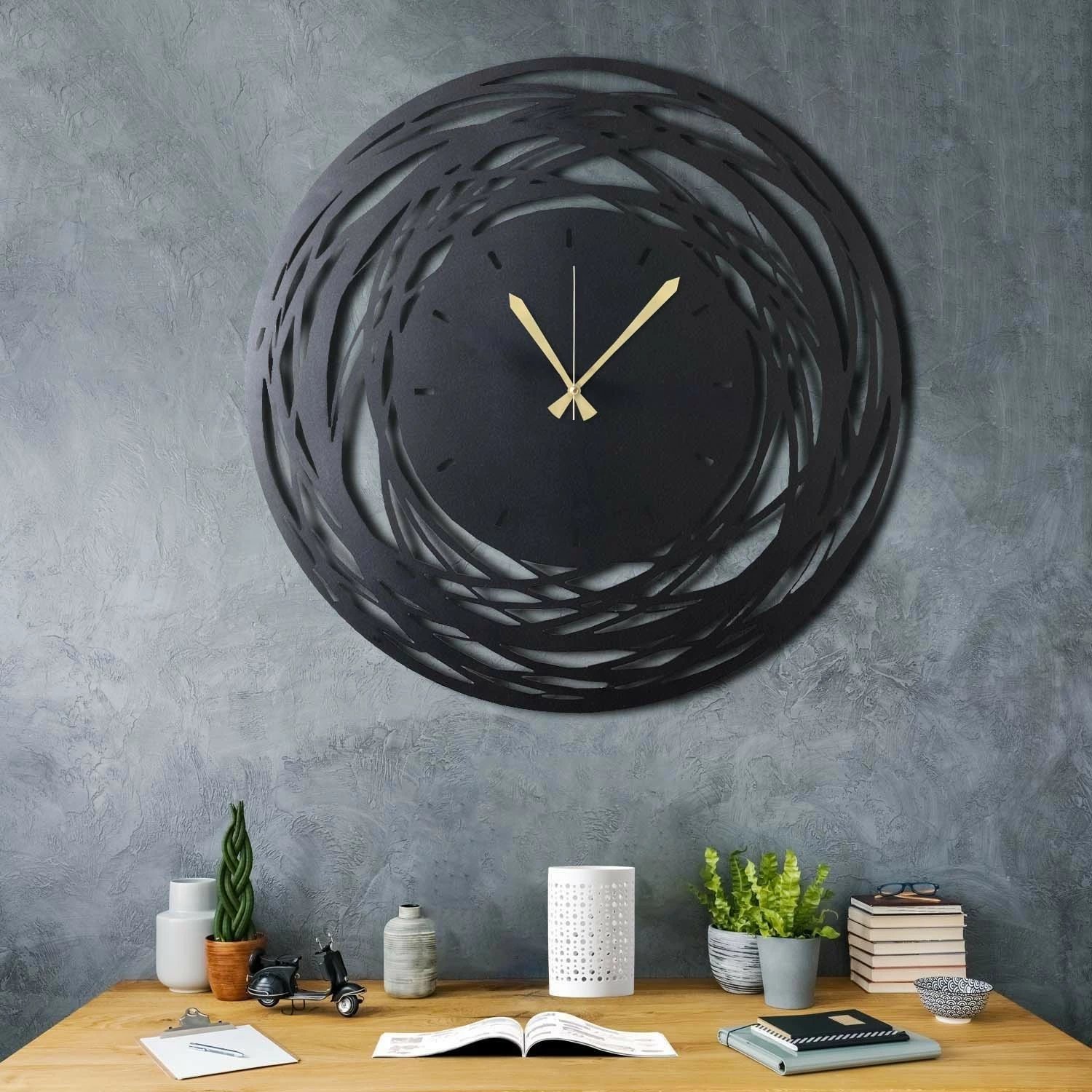 Orë muri dekorative prej metali, Wallity, WATCH-043, e zezë, 70x70cm