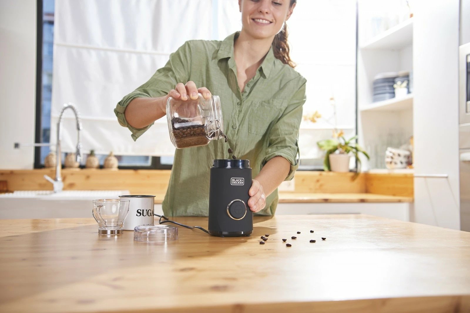 Bluarëse kafeje BLACK+DECKER BXCG150E, 150W, e zezë