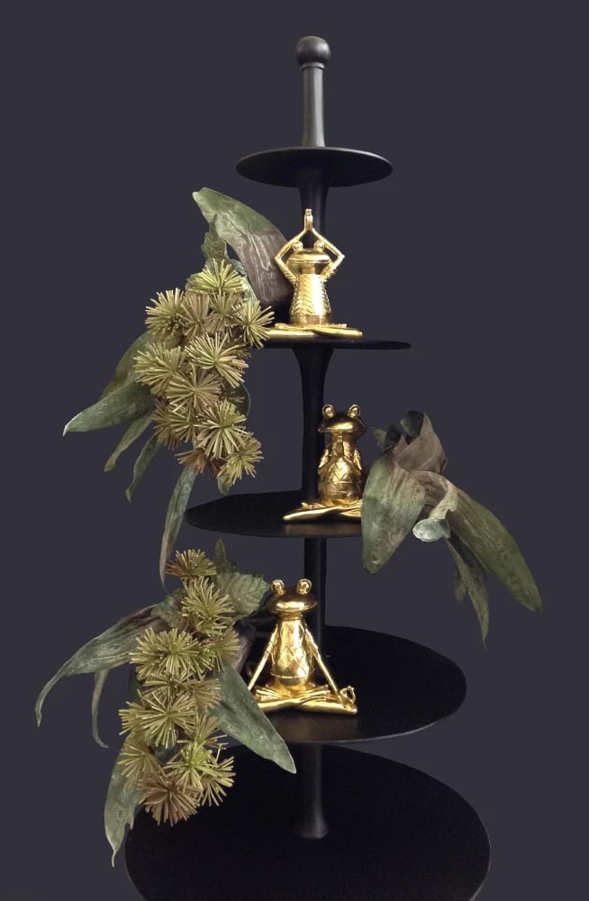 Dekor bretkose në yoga, ngjyrë ari, 18x11x19 cm