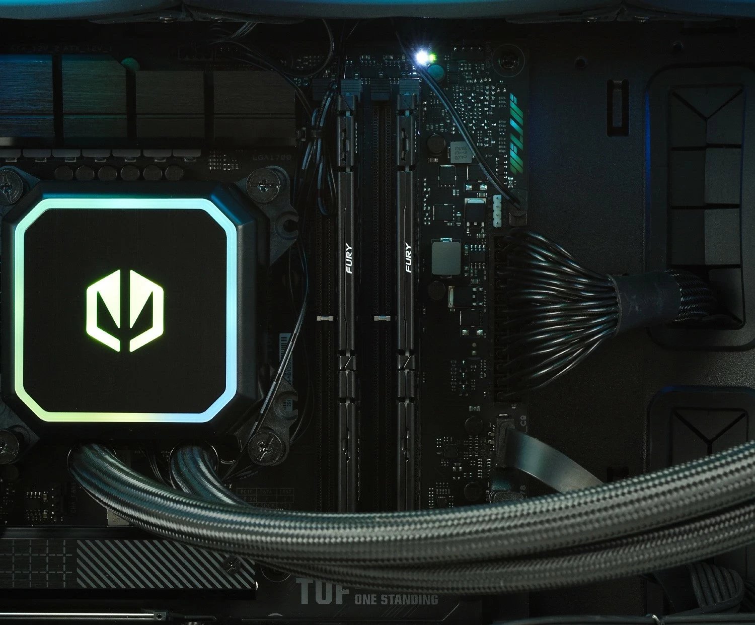 Komputronik Ultimate X714 i7 RTX 4070 Super 64GB 4TB+8TB W11 Pro e zezë