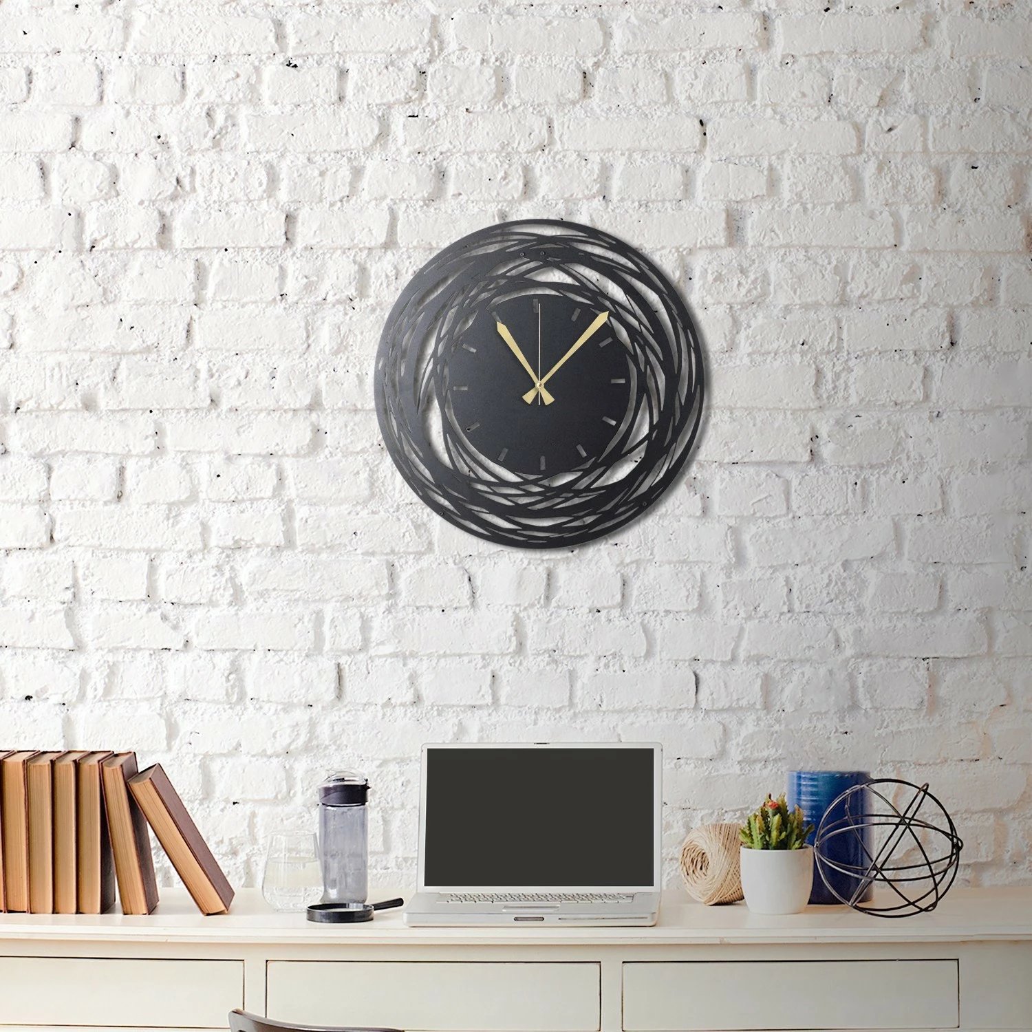 Orë muri dekorative prej metali, Wallity, WATCH-042, e zezë, 50x50cm