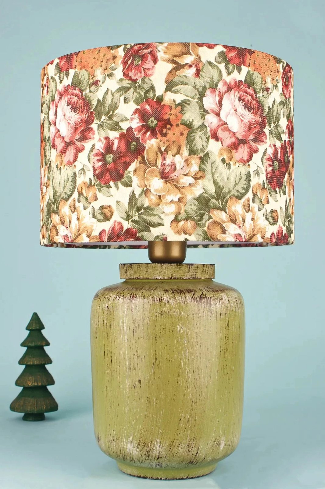 Llambë tavoline Opviq, BK030, trup qeramike, kapak kadife, ngjyrë e gjelbër