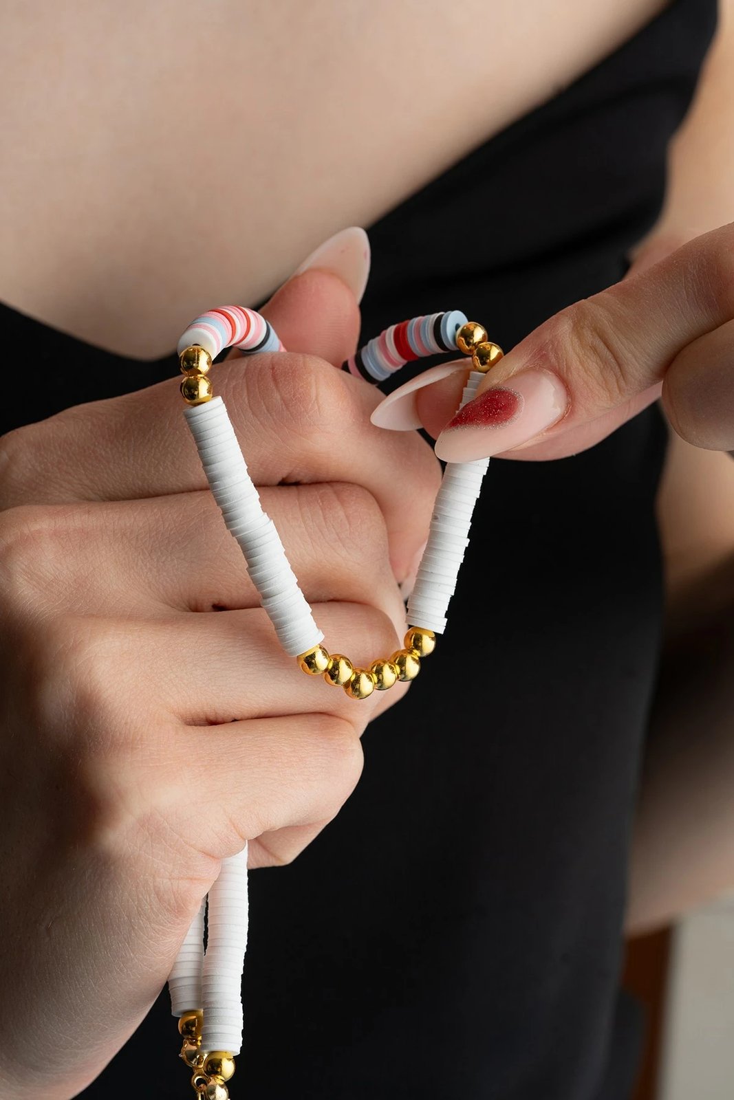 Varëse qafe Jumeon, KL-0874, shumëngjyrëshe