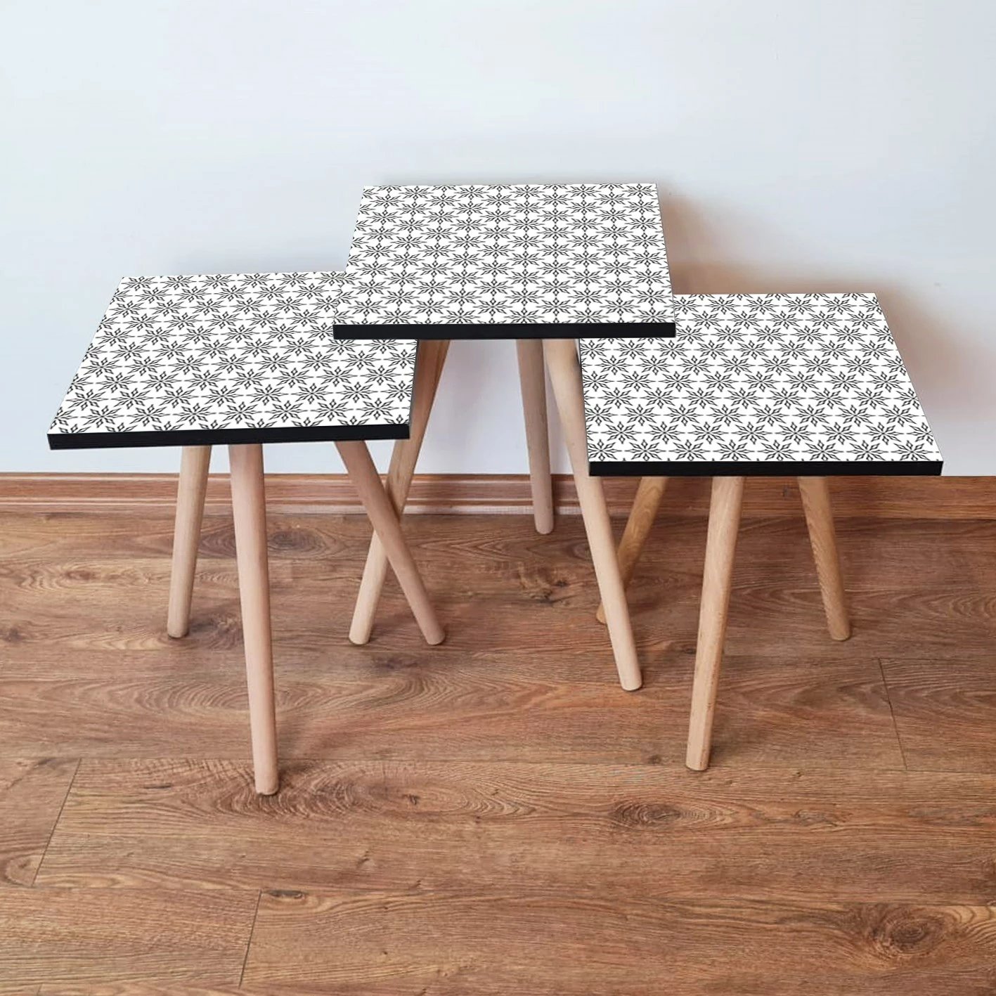 Set tavolinash ndihmëse të mbivendosura Skye Decor, 3 copë, të bardha me të zeza, 3Shp10