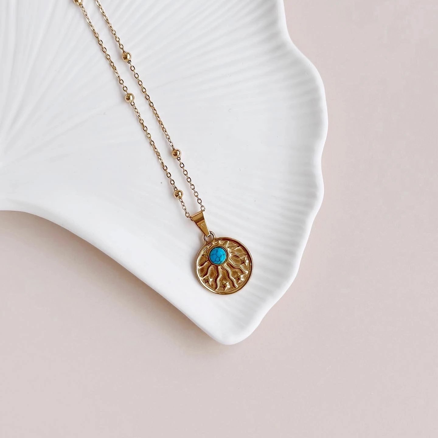 Varëse çeliku, ngjyrë ari e tyrkiz, Jumeon, Karl