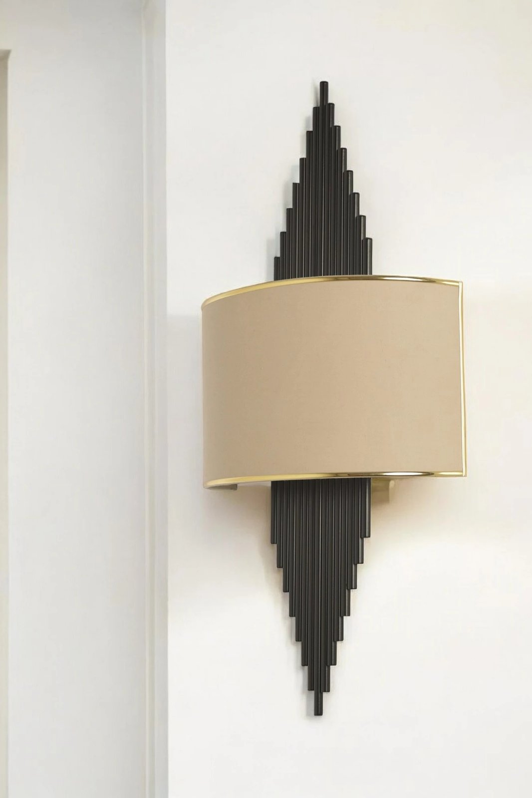 Llambë muri Opviq, Hande - 8764-4P, e zezë dhe bezhë