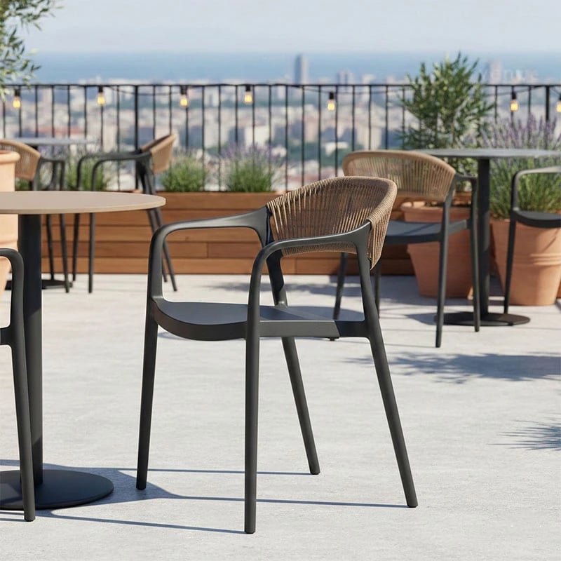 Karrige me krahë Ankara, ngjyrë e zezë dhe natyrale, 54x55.5x77cm